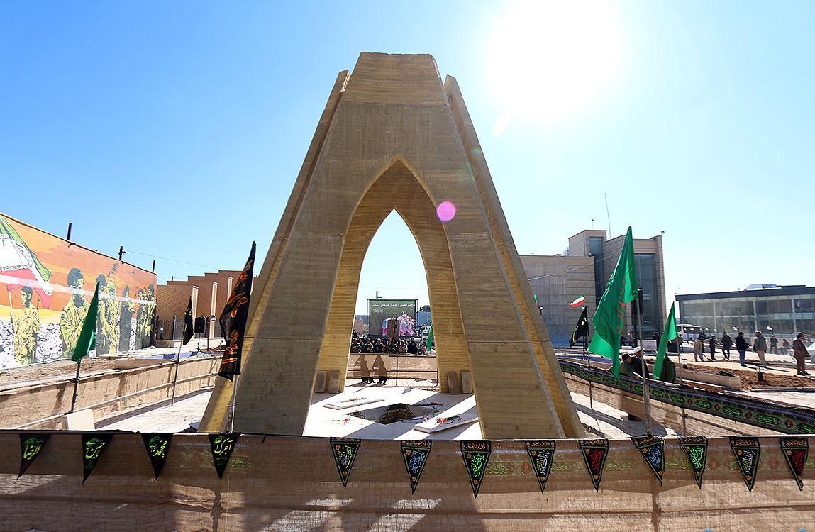 زیباسازی ورودی موزه دفاع مقدس فارس