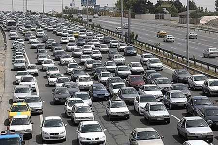 ترافیک سنگین در آزادراه های کرج-قزوین و کرج-تهران، افزایش تردد خودرو در کندوان