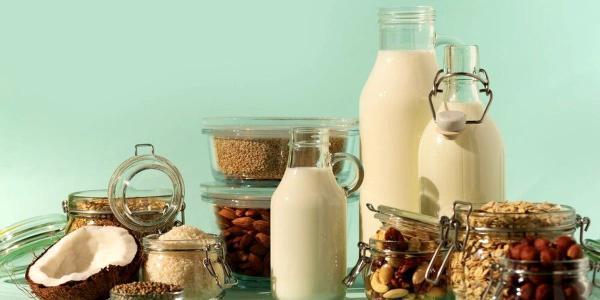 راهکارهایی ساده برای طعم دادن به شیر گیاهی