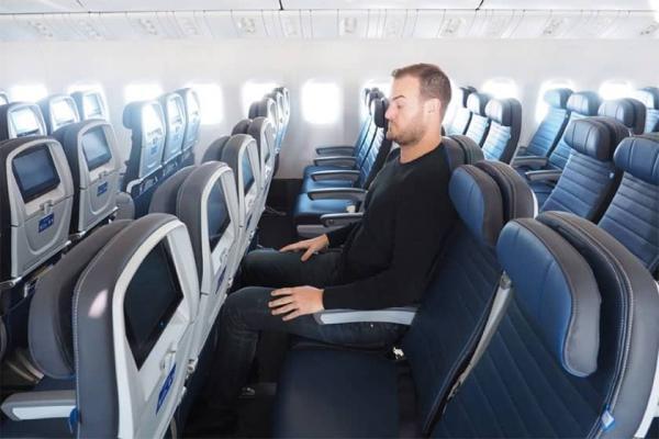 قوانین نانوشته برای نشستن روی جایگاه وسط هواپیما